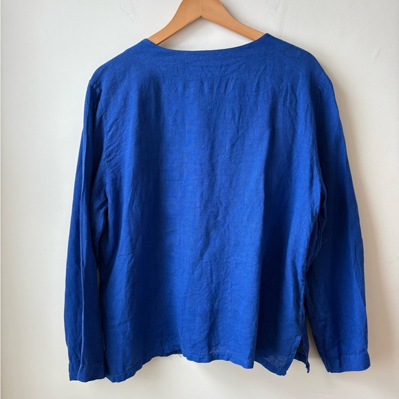 🇮🇹 Blue Linen Button-Up Top - Picture 11 of 12